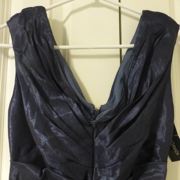 LE CHATEAU navy blue shimmery satin ruched cocktail party midi dress - Picture 4 of 9